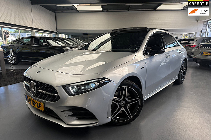 Mercedes-Benz A-Klasse 250 e Business Solution AMG Limited |Pano|Night|Sfeer|
